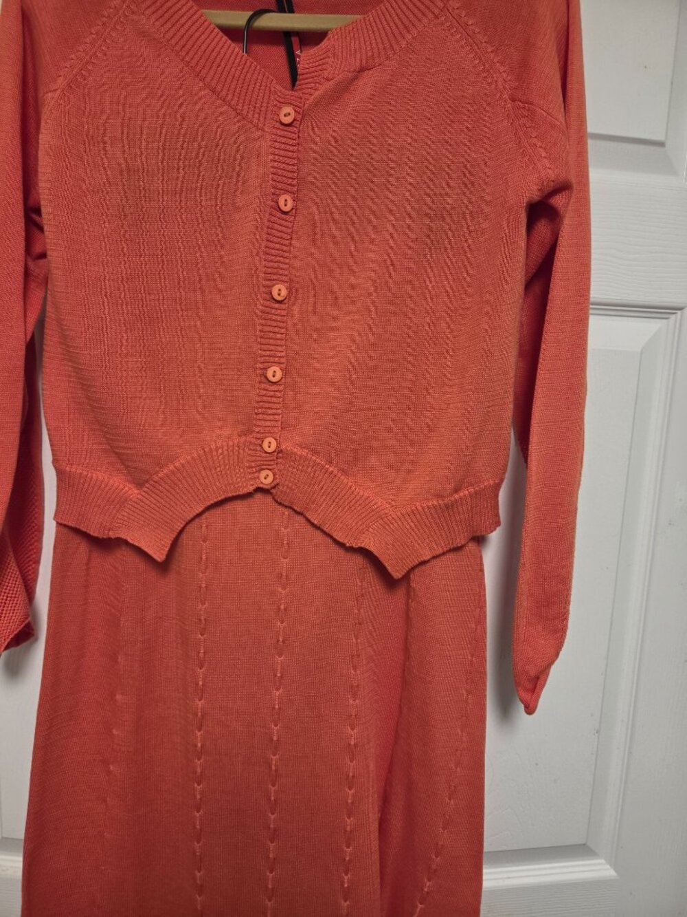 New 2 piece set including stylish skirt amd matching blouse.